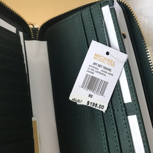 New! MICHAEL KORS JET SET TRAVEL WALLET - Picture 6 of 6